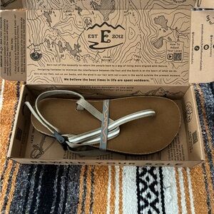 Brand New Earth Runners 11.5